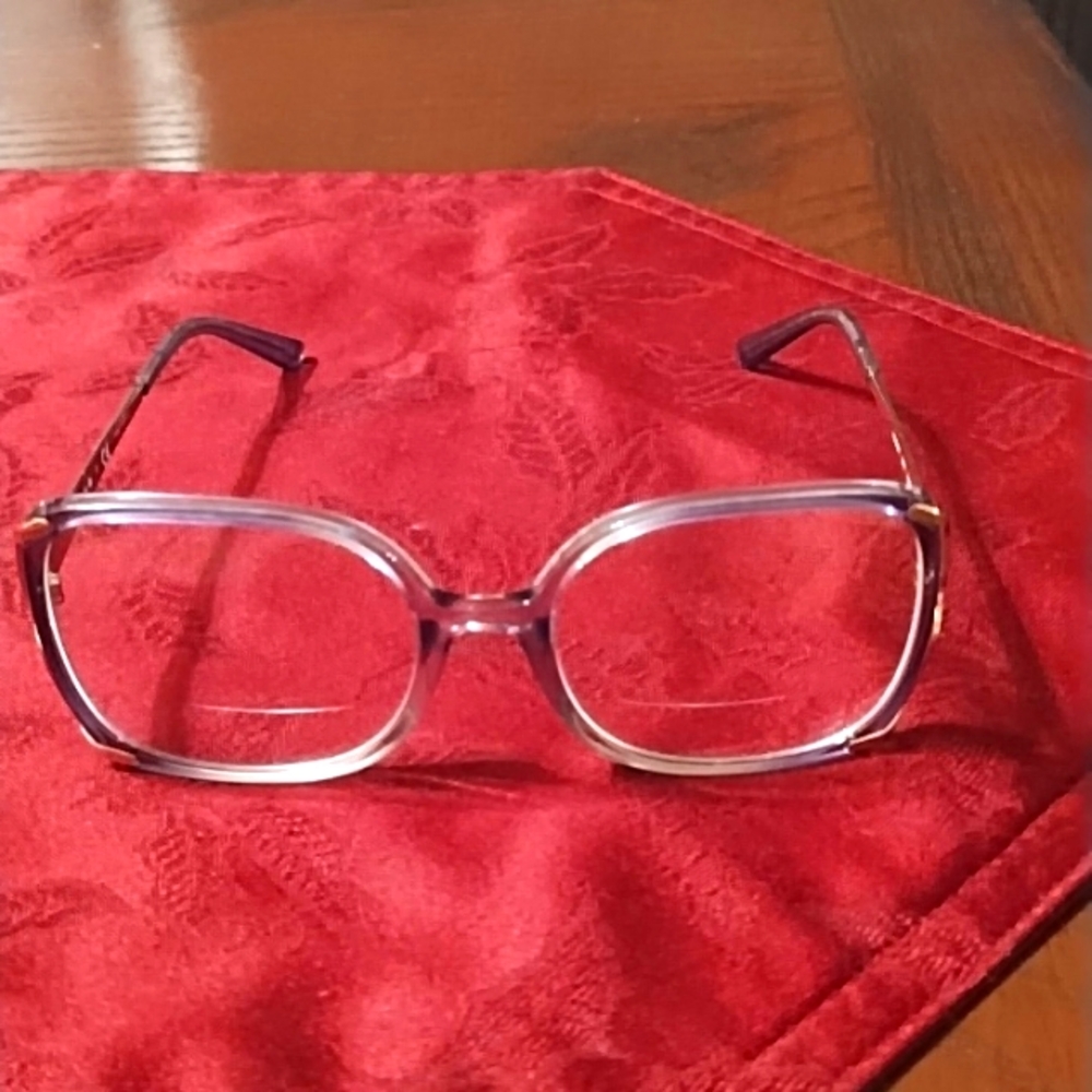 VOGUE EYEGLASSES  BIFOCAL. WITH CASE.